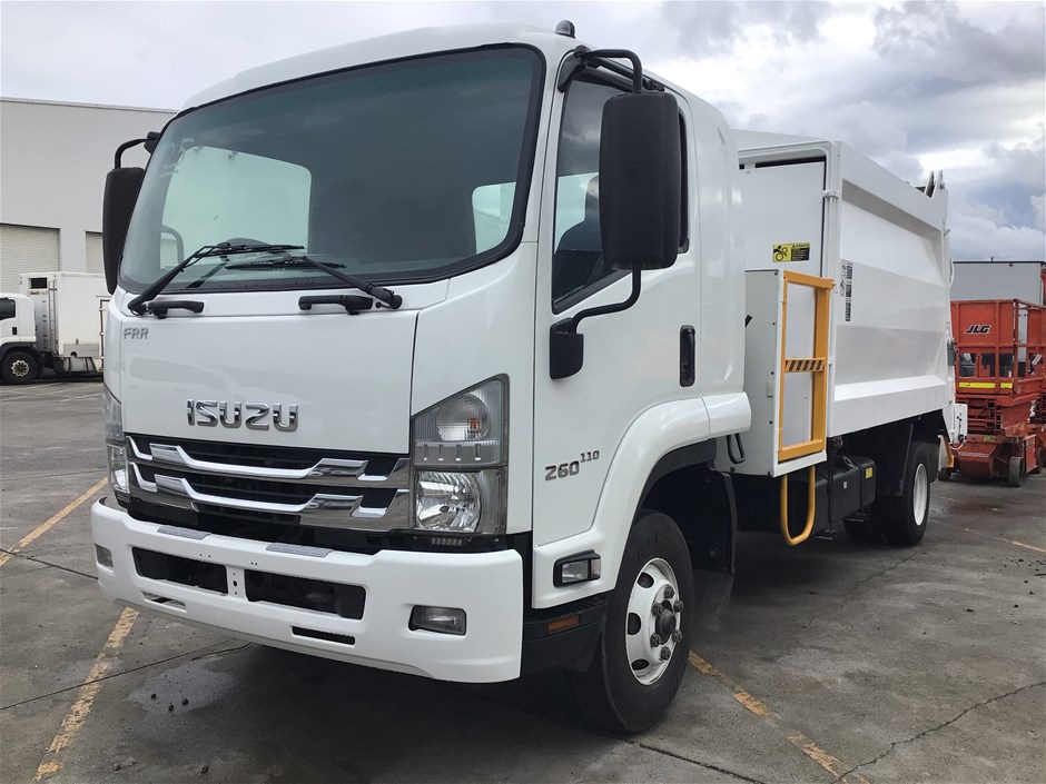 2016 Isuzu  FRR 110/260 4 x 2 Garbage Truck