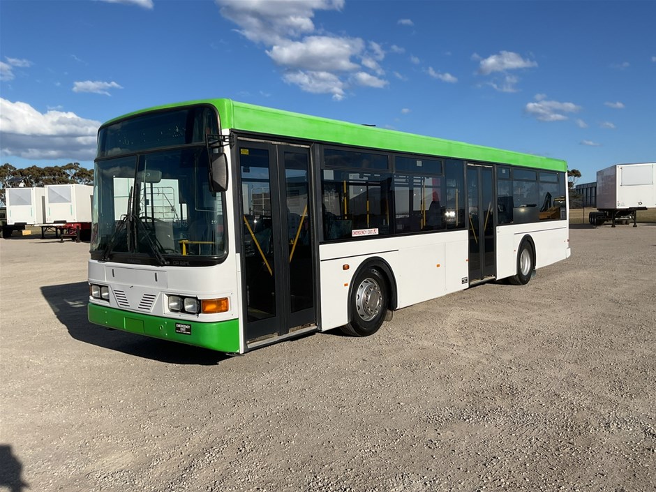 1998 Scania CR221L  4 x 2 Bus