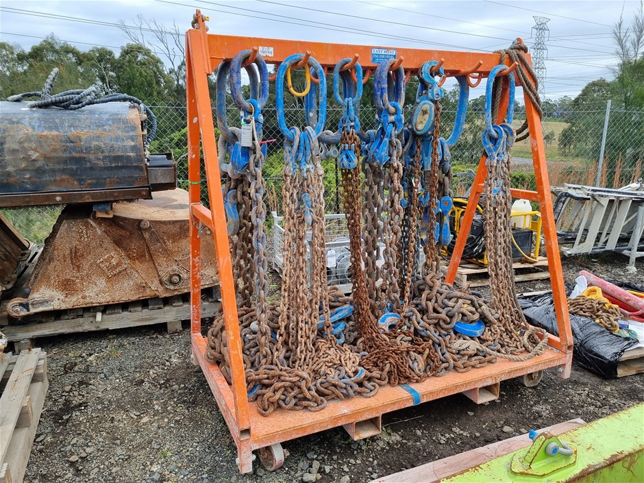 Lifting Chains with Mobile Chain Rack Auction (0361-5060037) | Grays ...