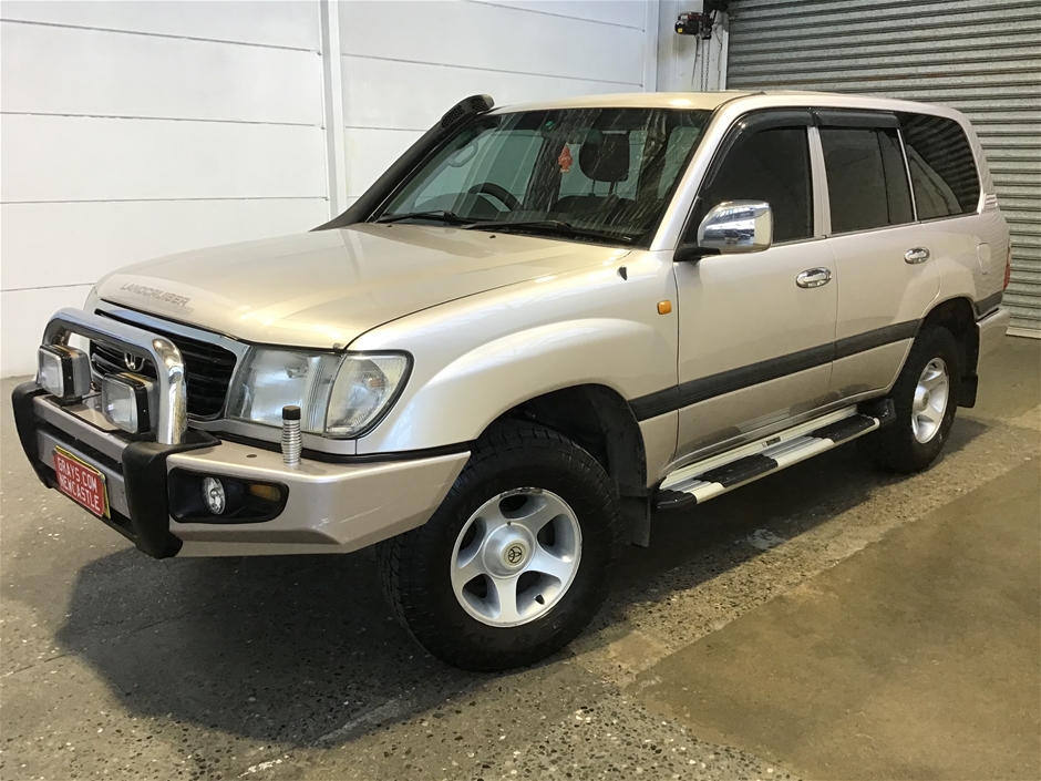 1999 Toyota Landcruiser RV (4x4) FZJ105R Automatic 8 Seats Wagon
