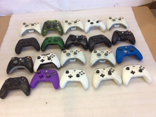 Microsoft Mix Brand and Model Wireless Controllers (Lot of 20) Auction ...