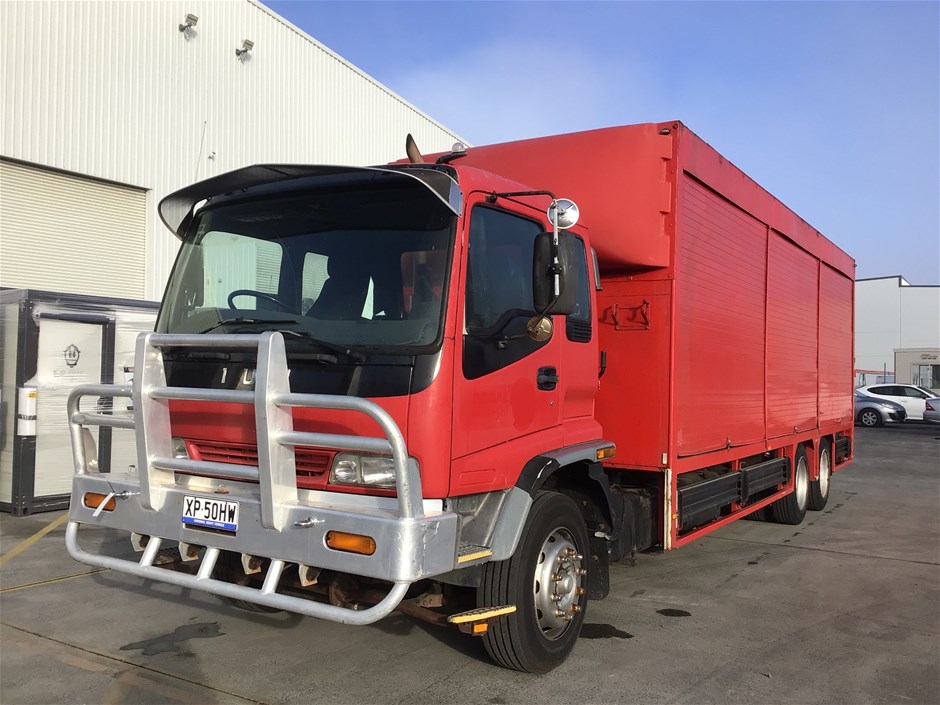 1998 Isuzu FVM 6x2 Pantech Truck