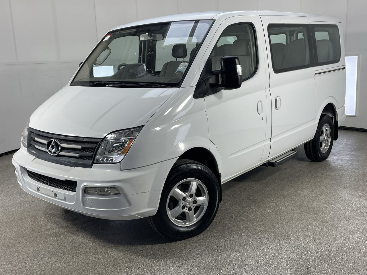 2014 LDV V80 BUS 11 SEAT Turbo Diesel Automatic 11 Seats Bus