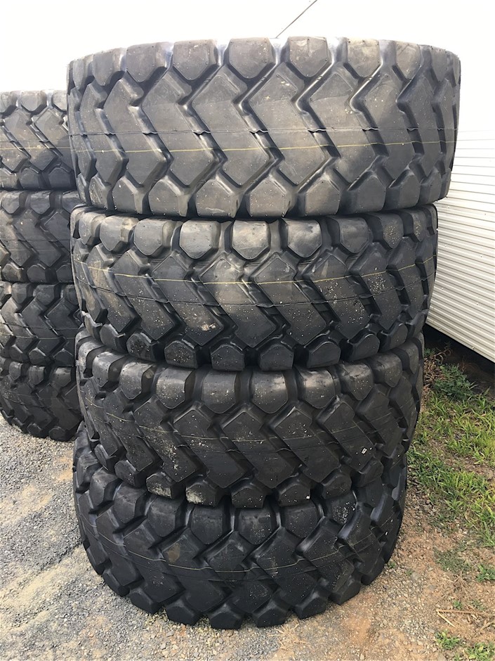 Quantity of 4 20.5-25 Earthmoving Tyres (Unused)