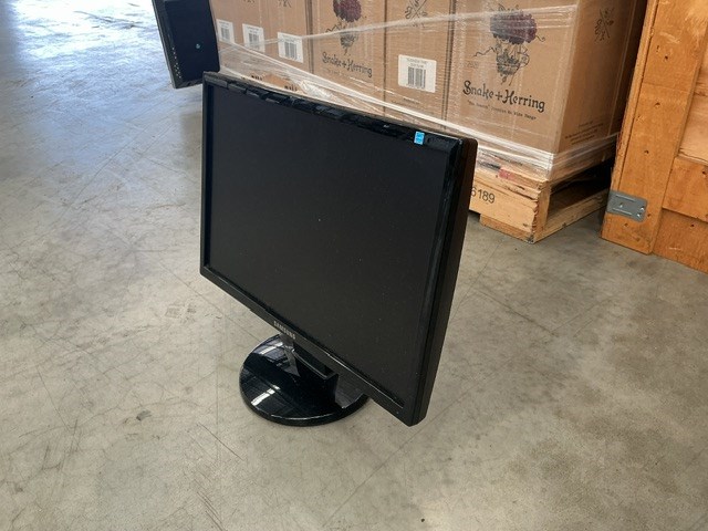 Samsung 17” LCD Monitor