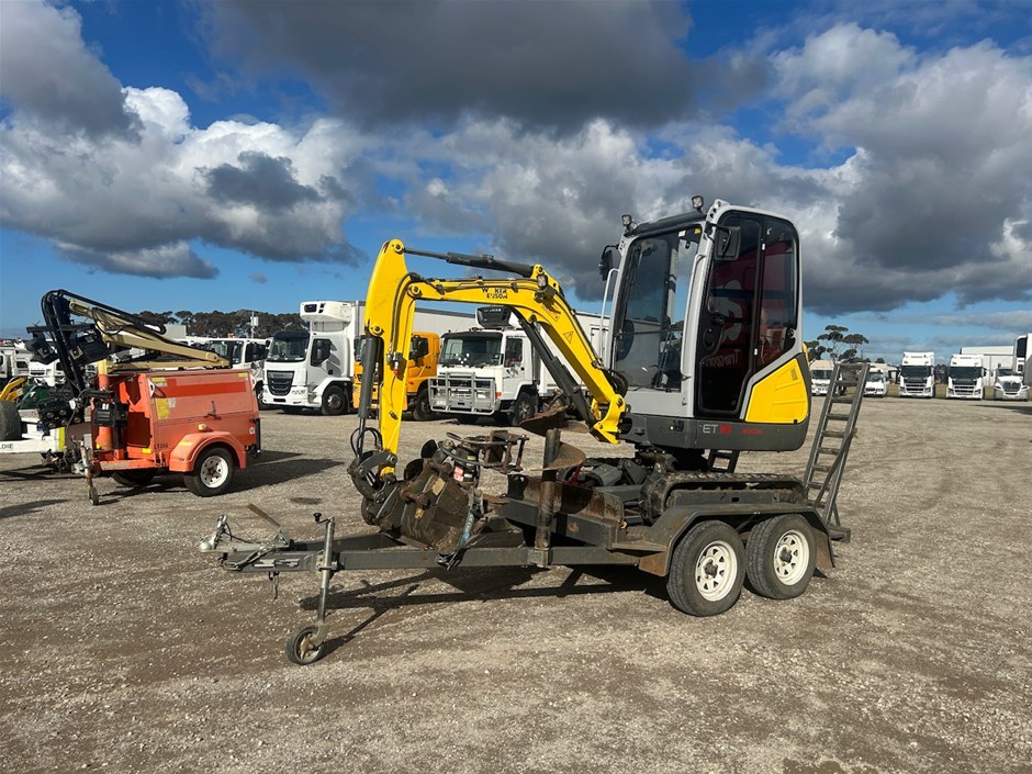 <p>Wacker Neuson ET18 Hydraulic Excavator & Tandem Plant Trailer</p>