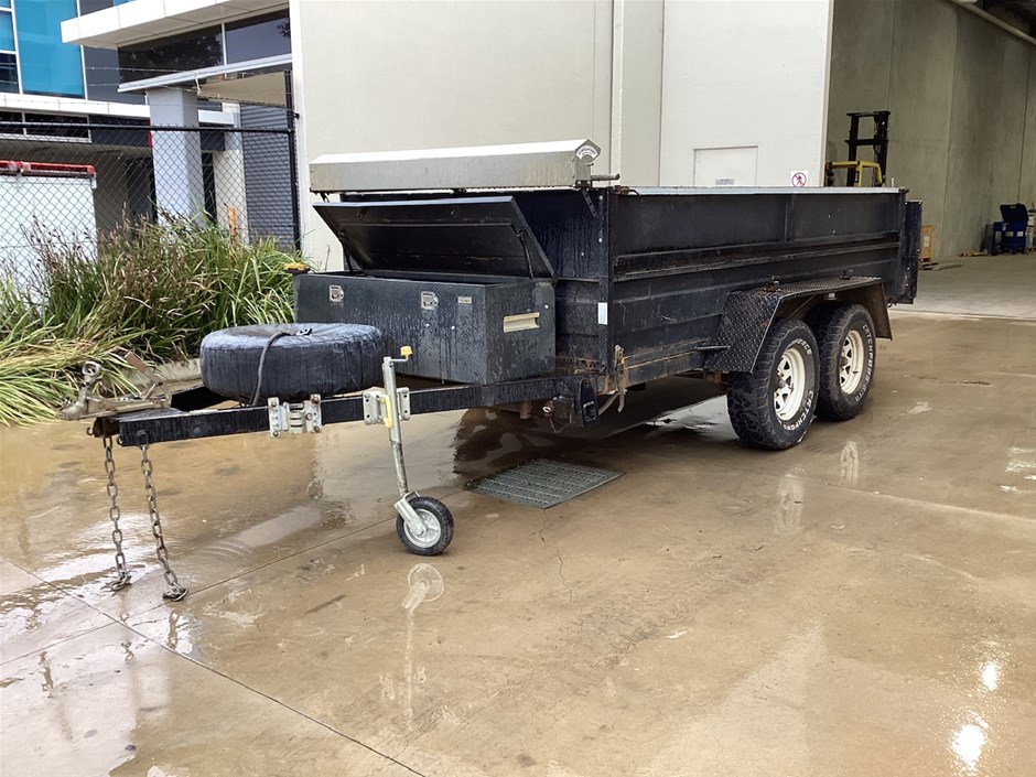 Tipper Trailer, Workshop Equipment & Office Furniture