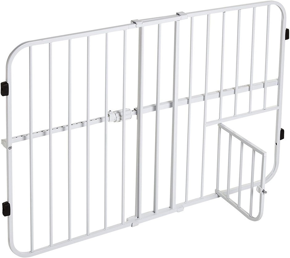 CARLSON Tuffy Expandable Metal Pet Gate, Includes Small Pet. NB: Damaged bo