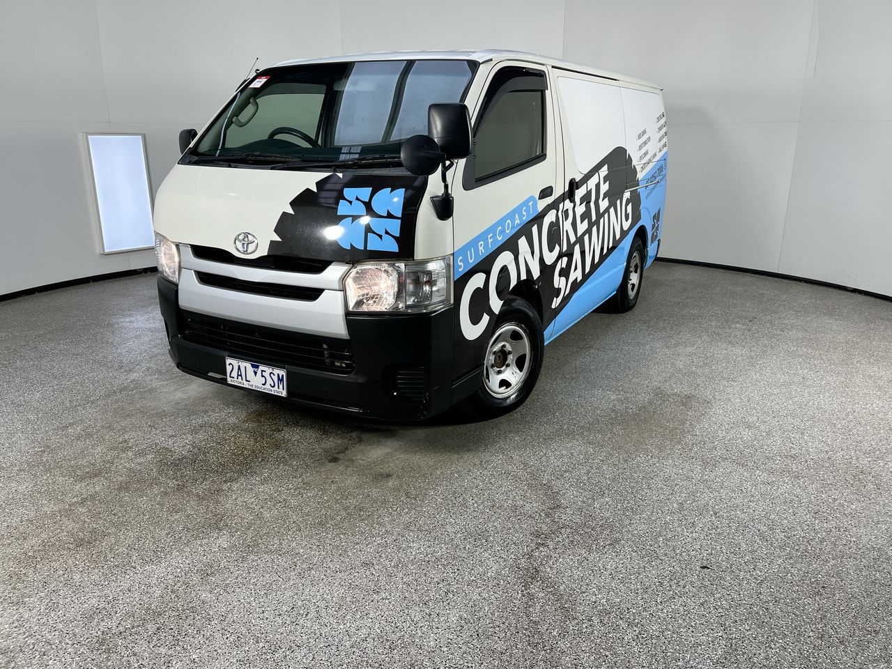 2015 TOYOTA Hiace Automatic Van