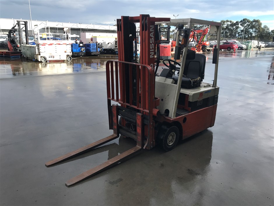 Nissan N01L15U 3 Wheel Counterbalance Forklift