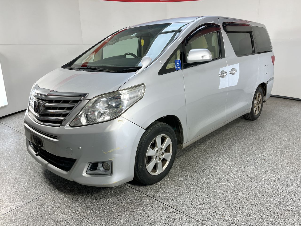 2013 Toyota Alphard (import) Automatic Van