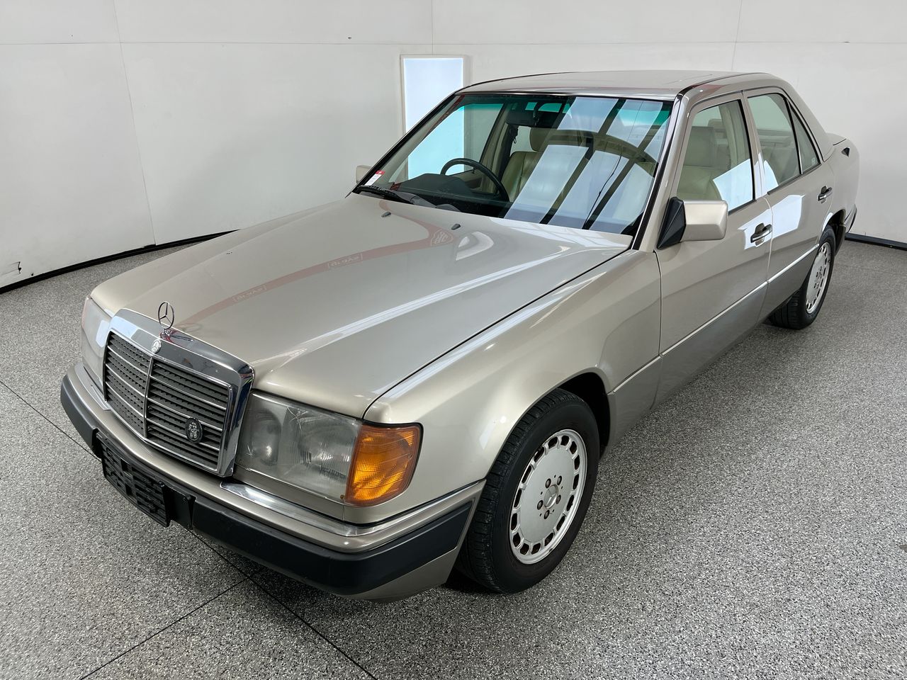 1989 Mercedes 300E Automatic Sedan