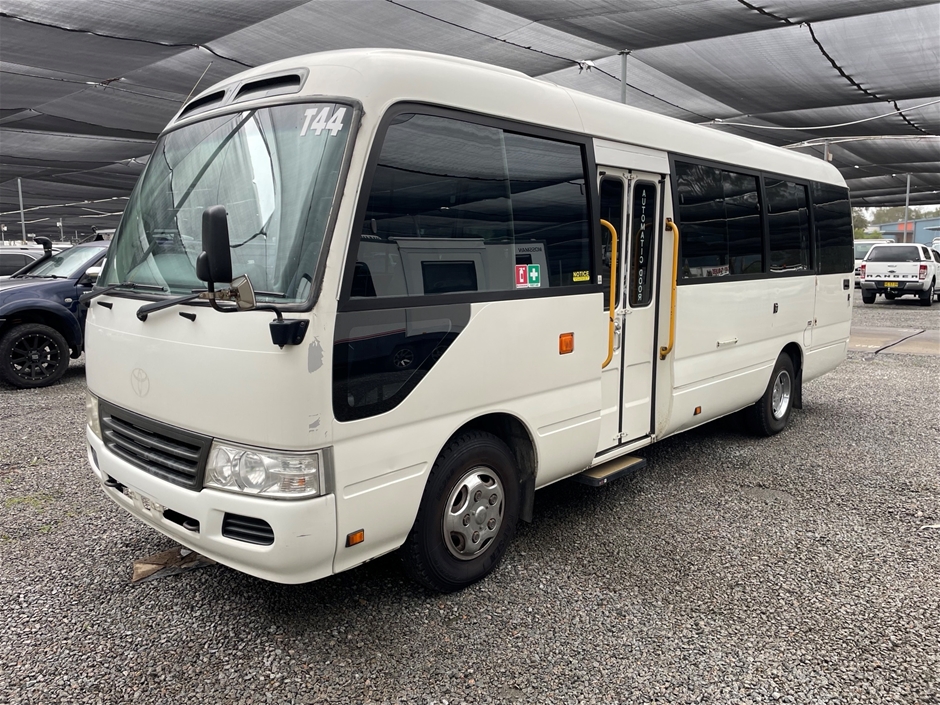 2011 Toyota Coaster Turbo Diesel Manual 19 Seats Bus