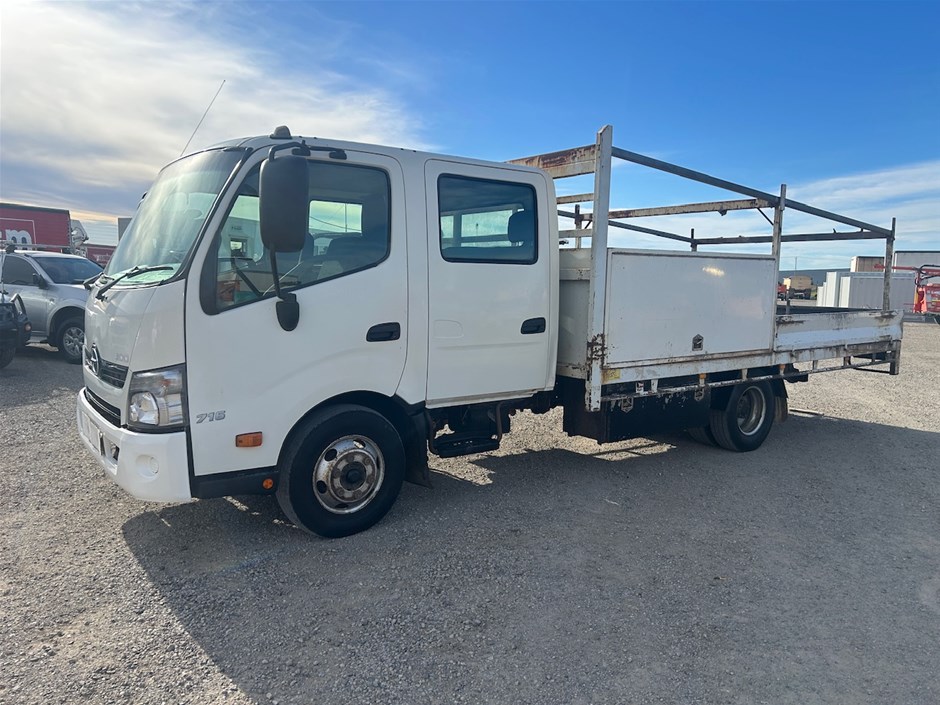 2015 Hino 300 716 4x2 Dual Cabin 7seat Service truck