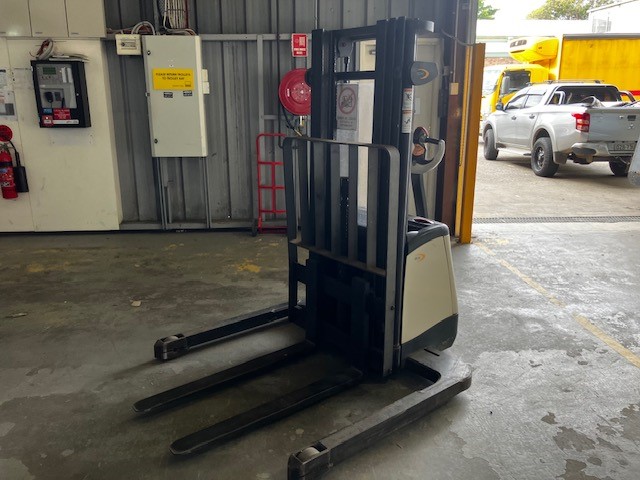 Crown Walkie Stacker Pedestrian Forklift