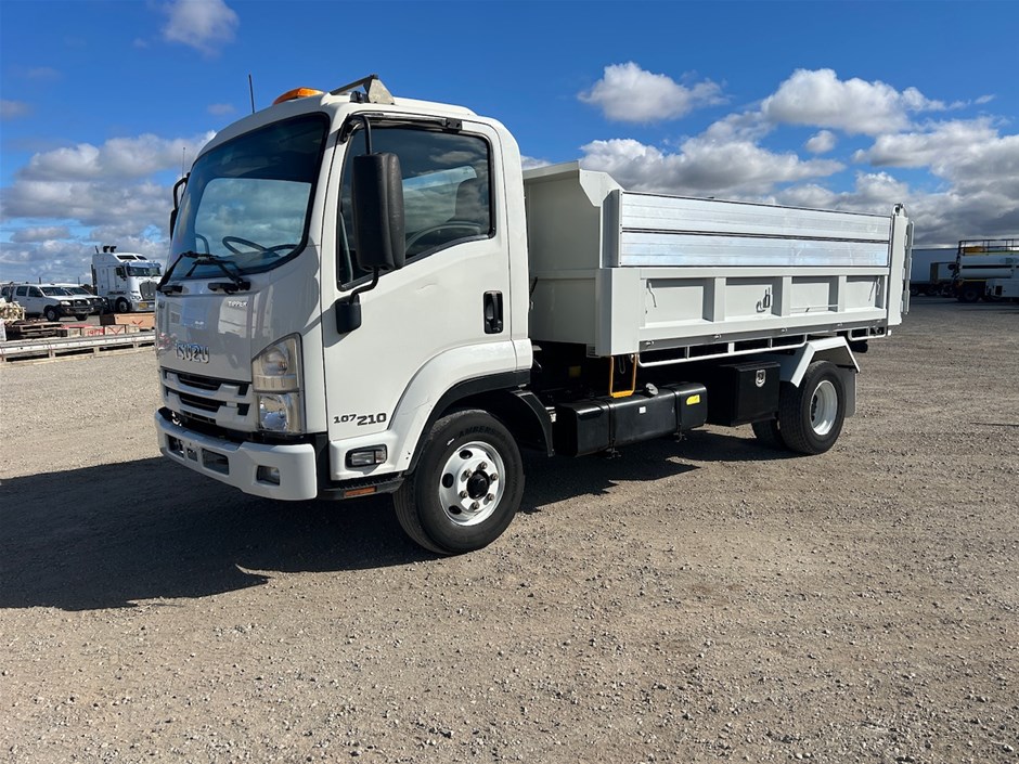 <p>2018 Isuzu FRR 4 x 2 Tipper Truck</p>