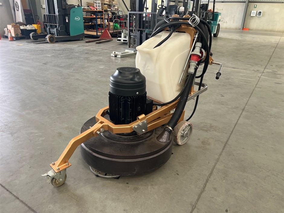 Large Unreserved Site Clearance Sale