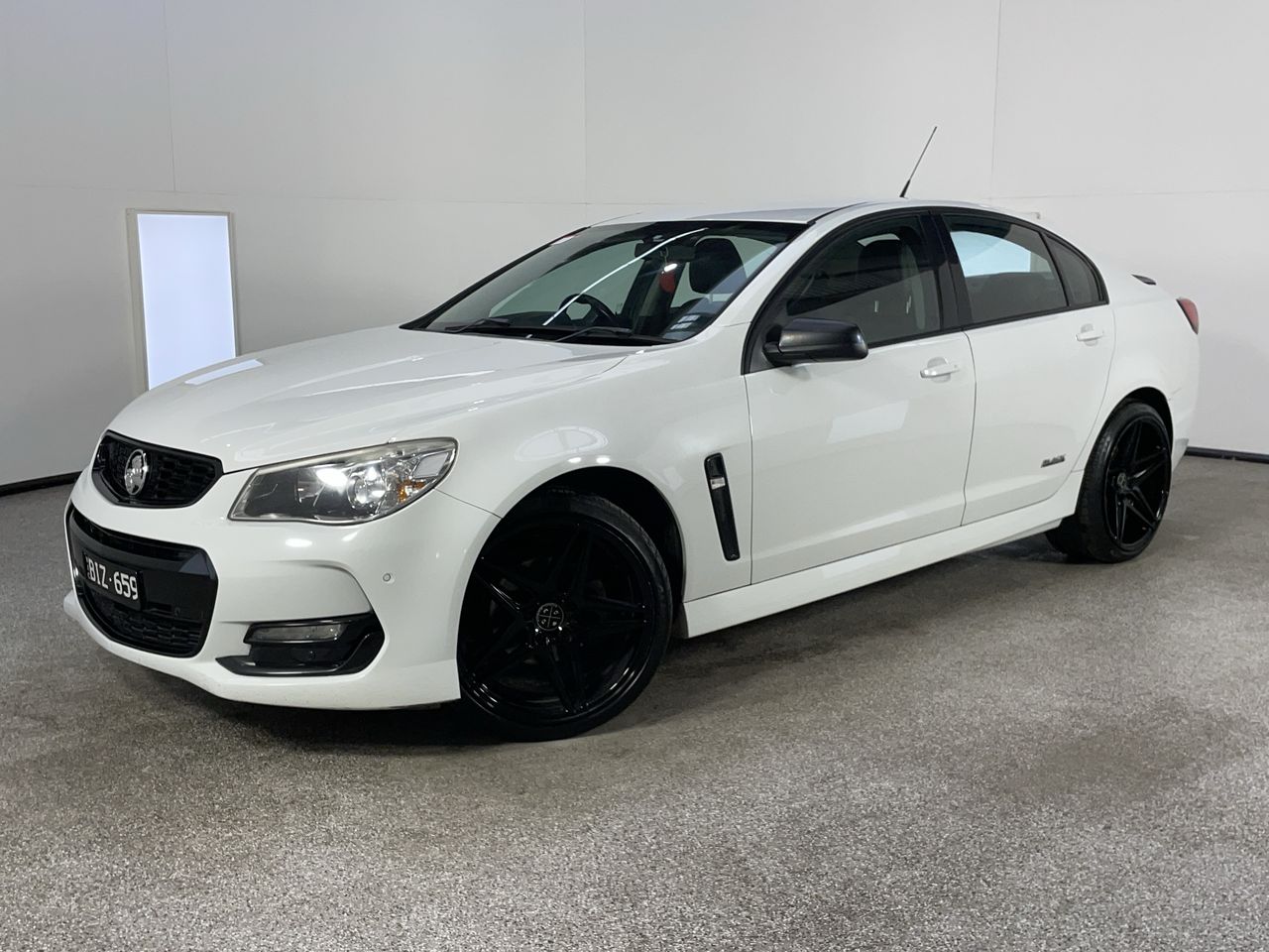 2016 Holden Commodore SV6 BLACK EDITION VF II Automatic Sedan Auction ...