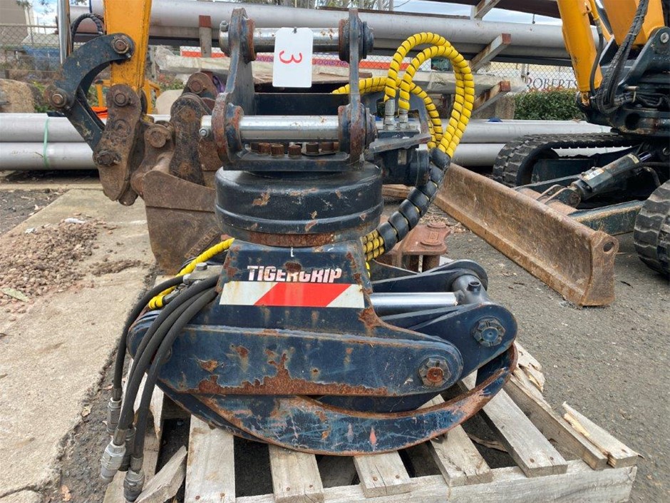 2018 Intermecato Tiger-Grip Rotating Hydraulic Grapple Attachment