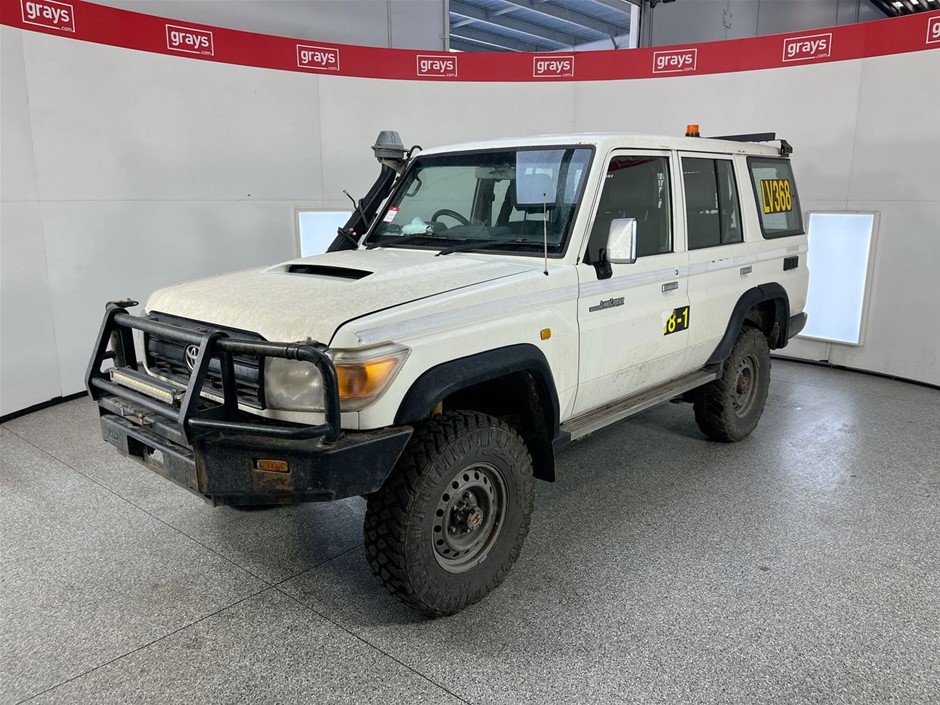 2011 Toyota Landcruiser Workmate (4x4) VDJ76R Turbo Diesel