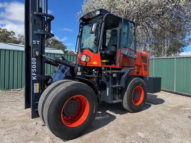 Forklifts & Container Ramp Platform  - Unused 