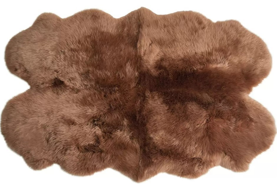 WINDWARD Sheepskin Quad Rug, Toffee. NB: Minor use, not in original packagi