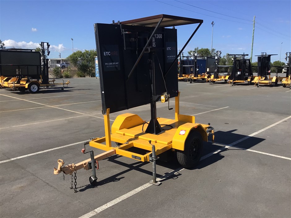 <p>2008 Giga Signs Sign Board Single Variable Message Sign Trailer</p>