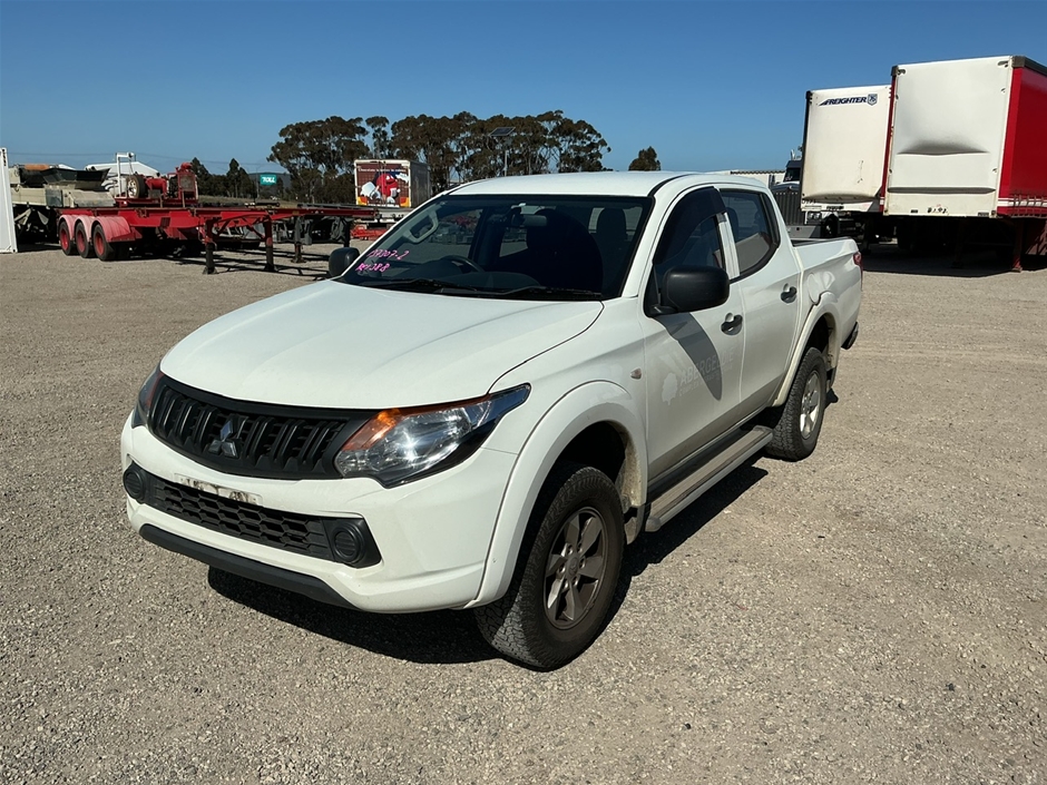 2015 Mitsubishi Triton 4X4 GLX+ L/E MQ T/D Automatic D/C