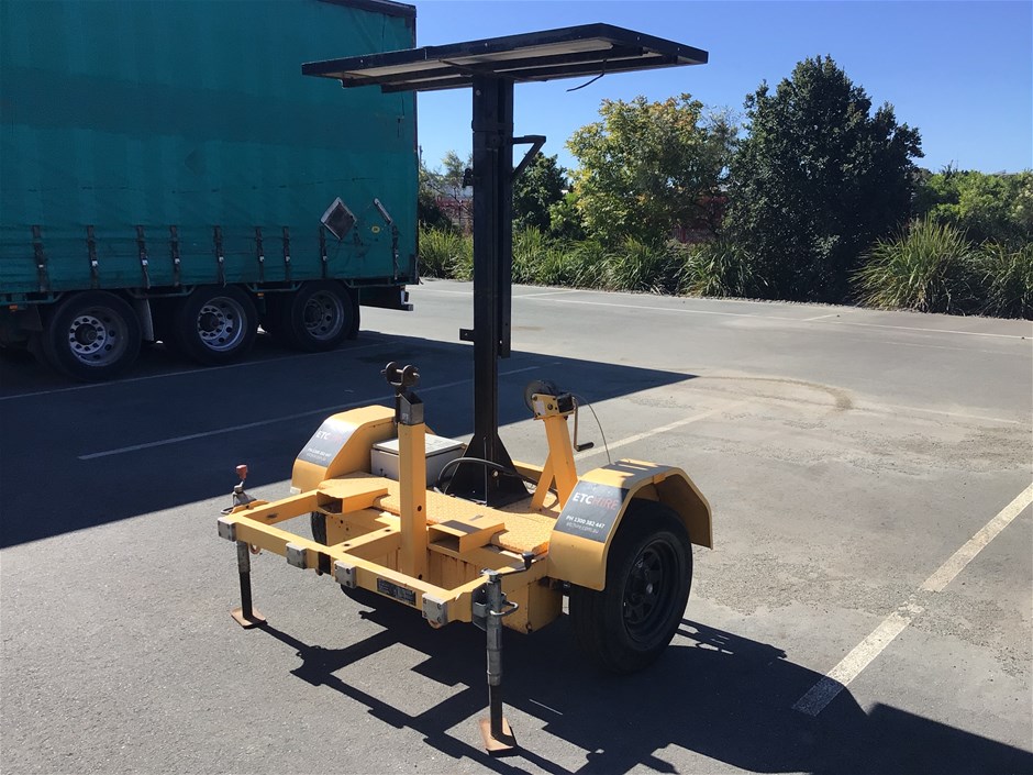 2011 Giga Signs Traffic Control Single Traffic Control Unit Trailer