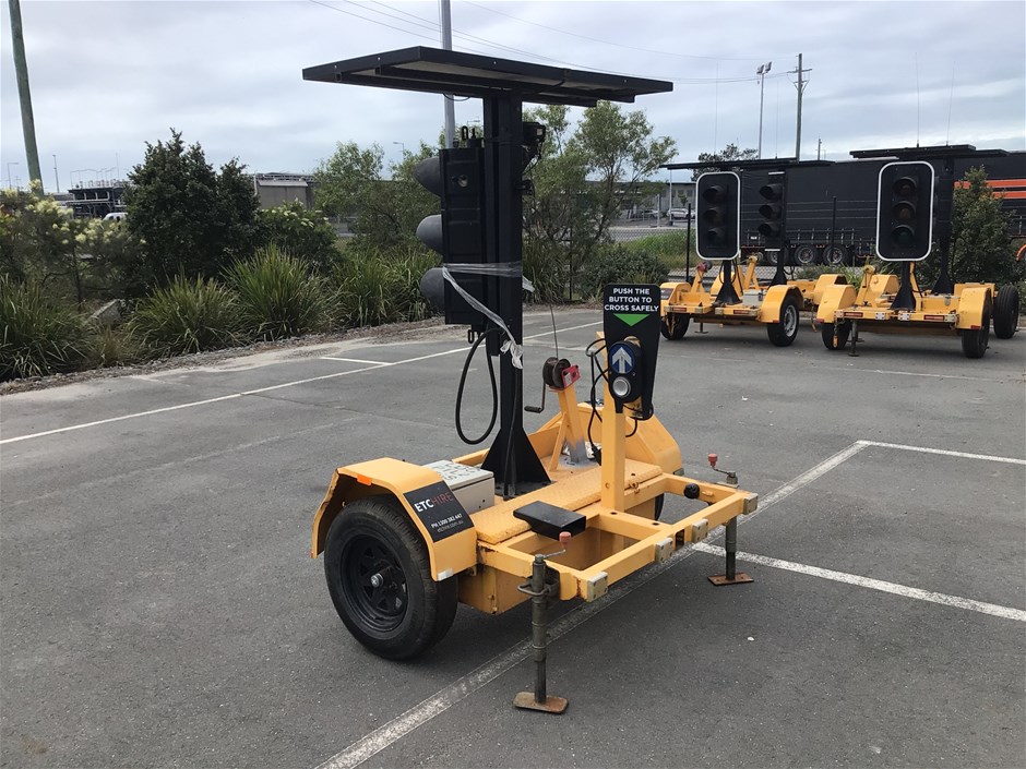 2013 Giga Signs Traffic Control Single Traffic Control Unit Trailer