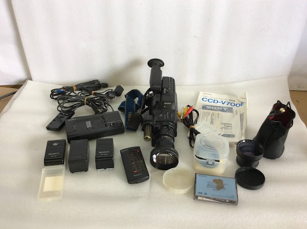 SONY Handycam　CCD-V700 video Hi8 Sony CCD-V700 videoHi8 camera demostration tape (PAL) - YouTube