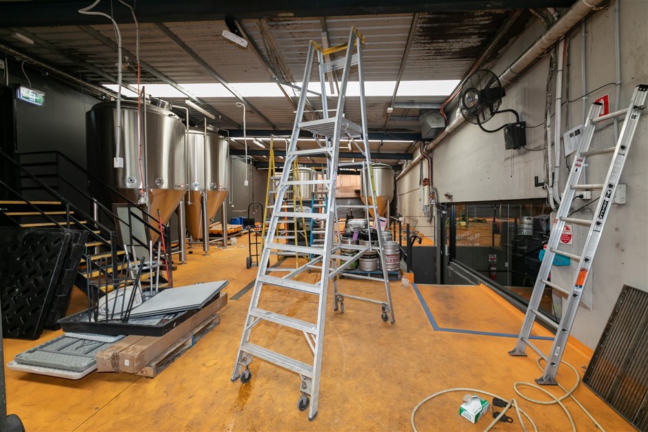 Pro series Platform Ladder Auction (0054-5061228) | Grays Australia
