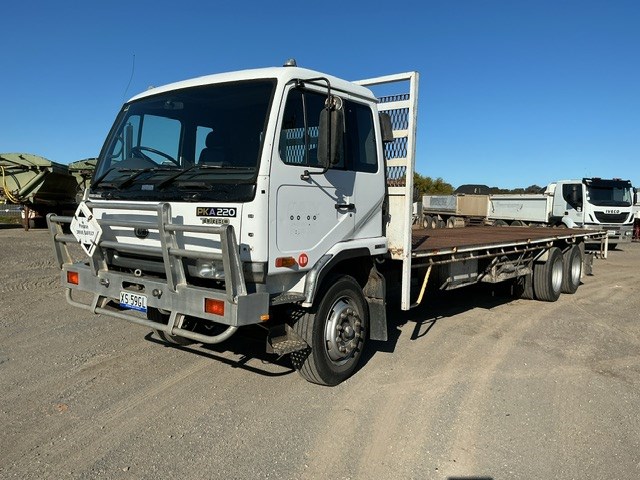 2000 Nissan UD PKA220 Turbo 6 x 2 Tray Body Truck