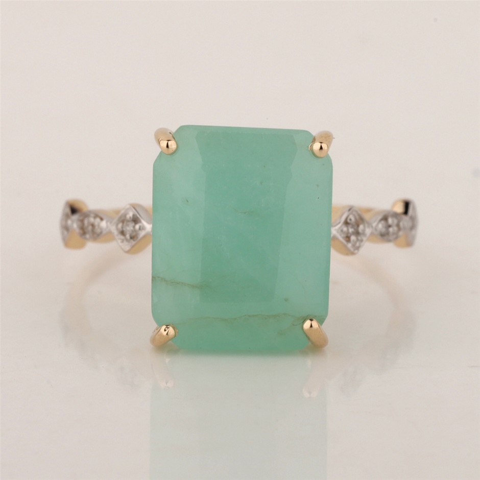 Yellow Gold Natural Emerald & Diamond Ring with Valuation
