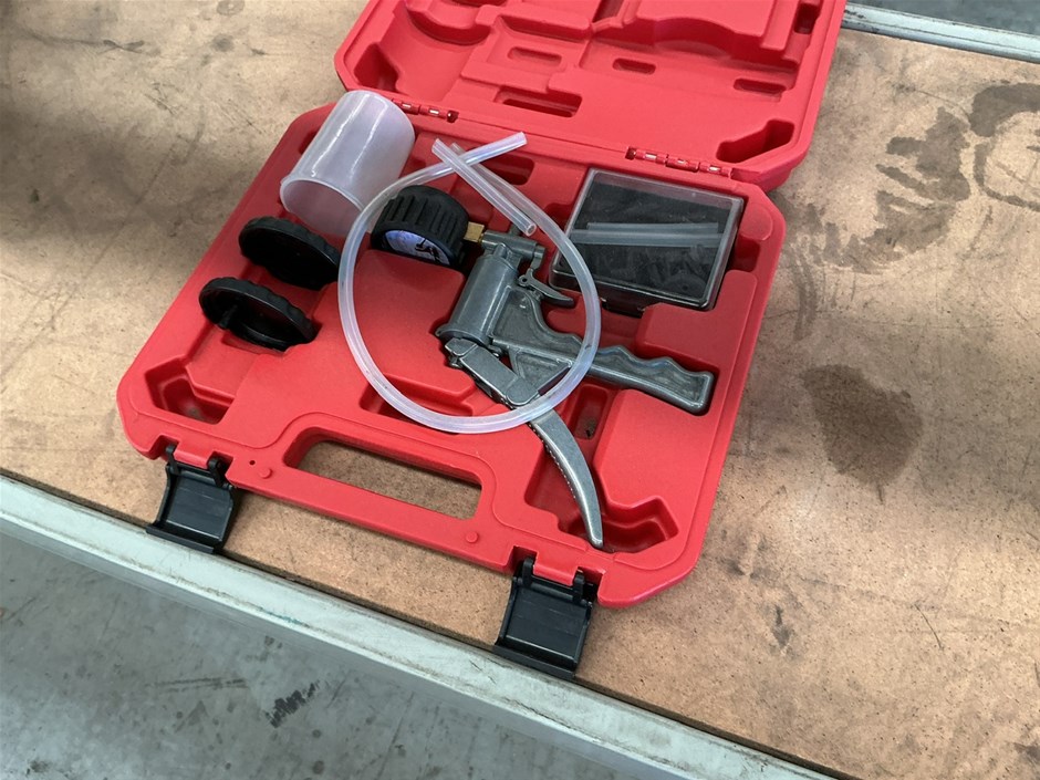 <p>TTi Vacuum Pump Brake Bleeding Kit</p>