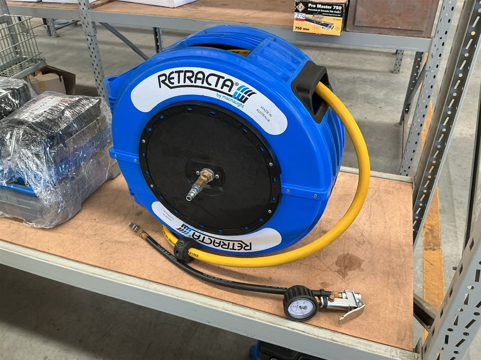 <p>Retracta AR415B-01 Compressed Air Reel</p>