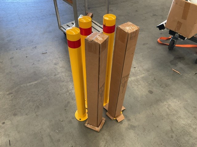 5x Bollards