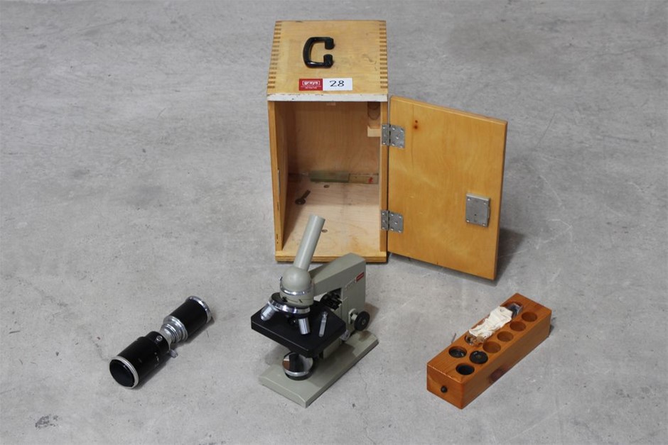 Biological Microscope 