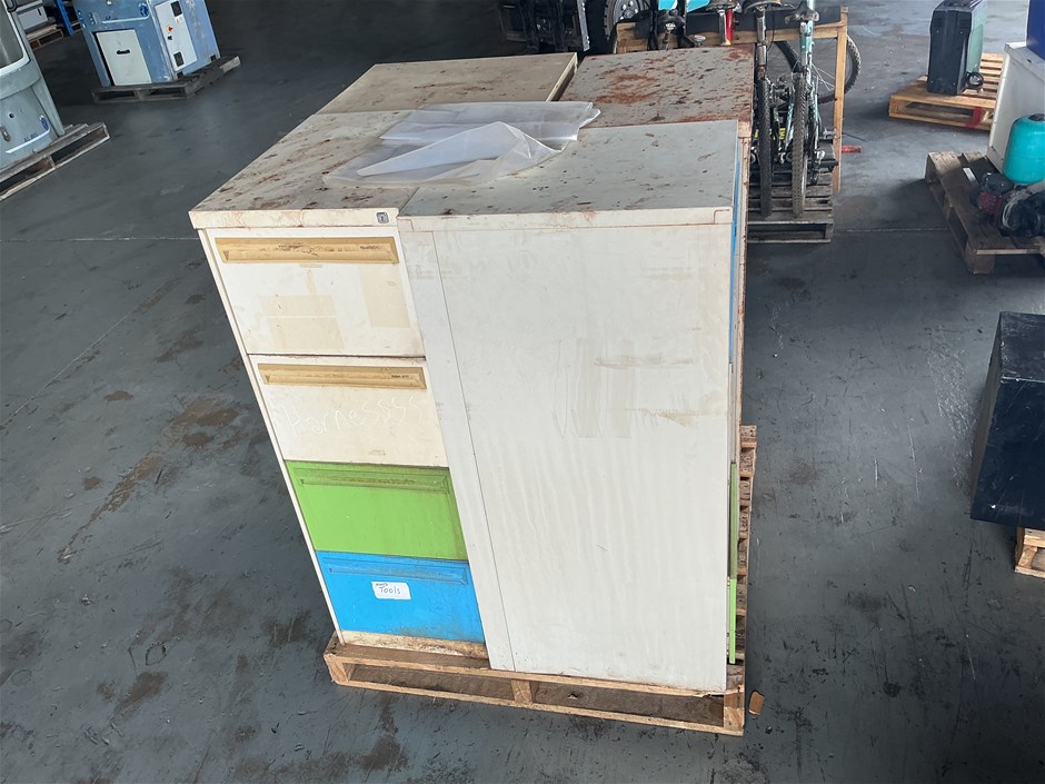 Unreserved Warehouse Clearance