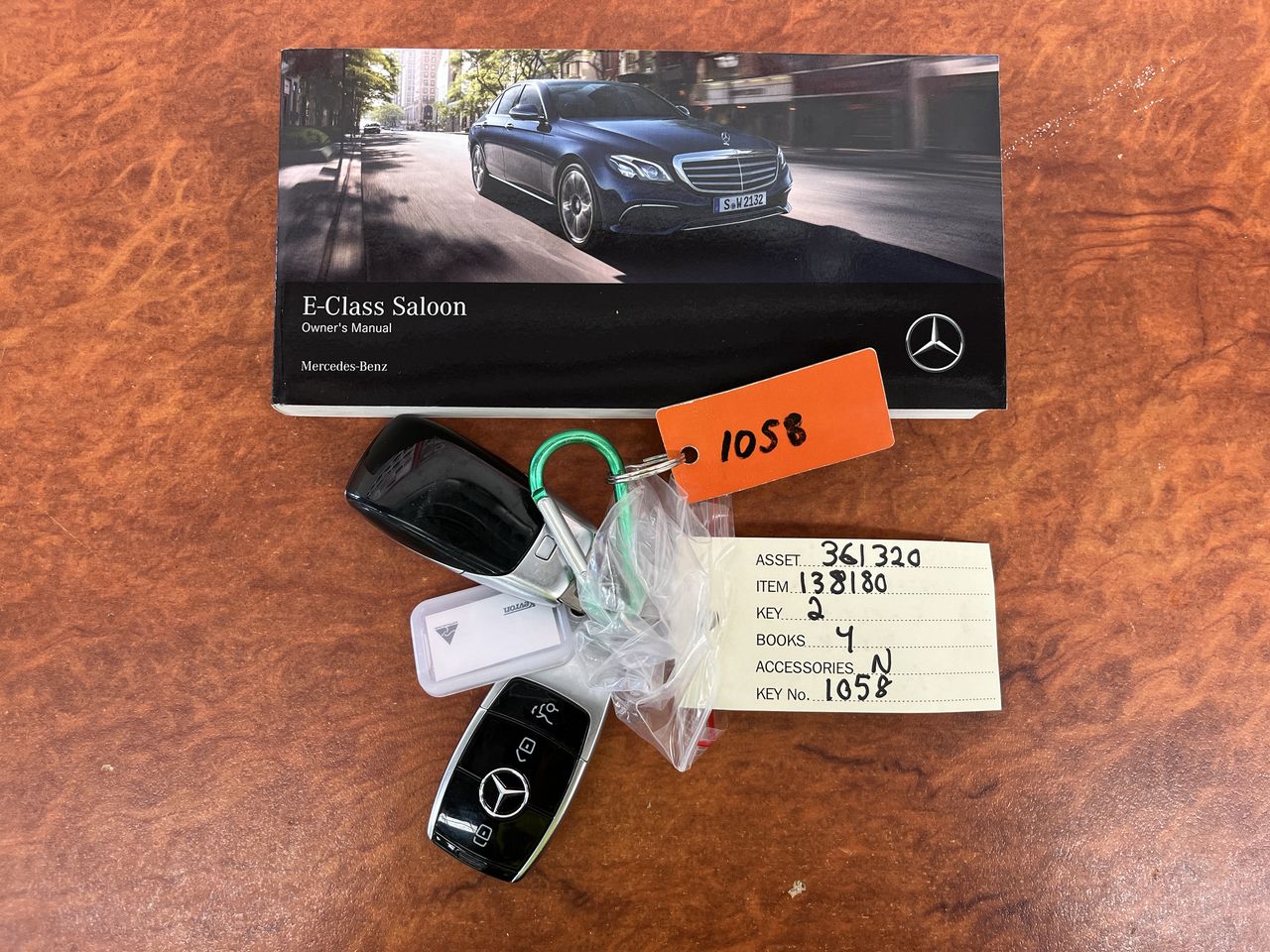 Mercedes Classe E W213 2017 In Scala 1:43 &ndash; IScale Edizione Concessionaria Argento