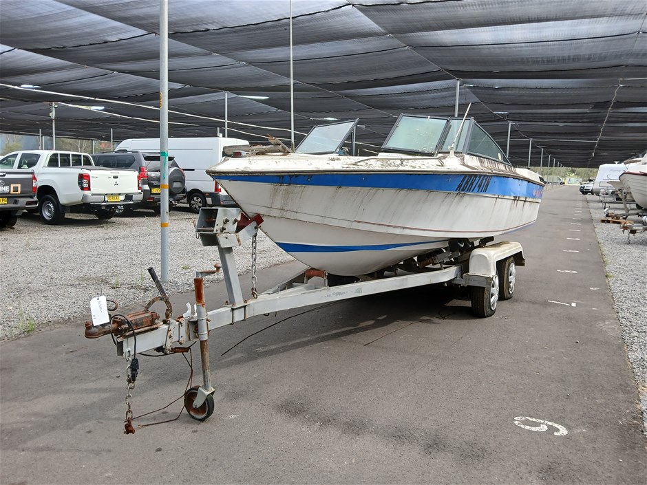 5.4m Power Boat 