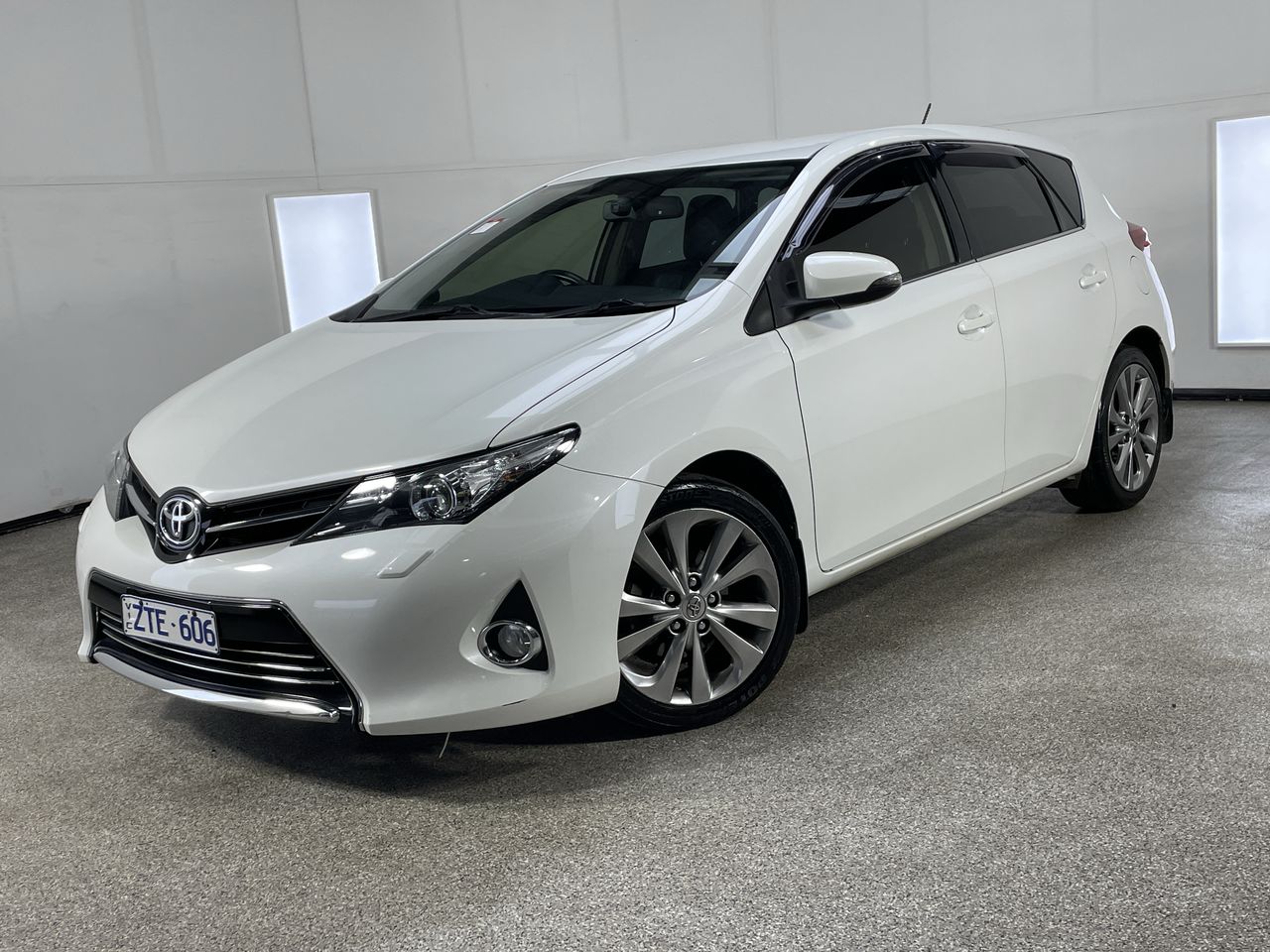 2013 Toyota Corolla LEVIN ZR ZRE182R CVT Hatchback