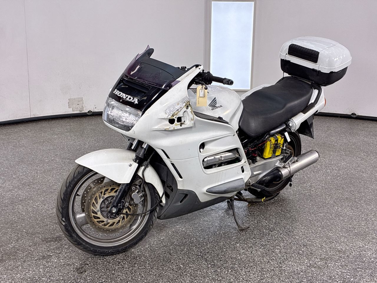 <p>2000 Honda ST1100 Motorcycle</p>