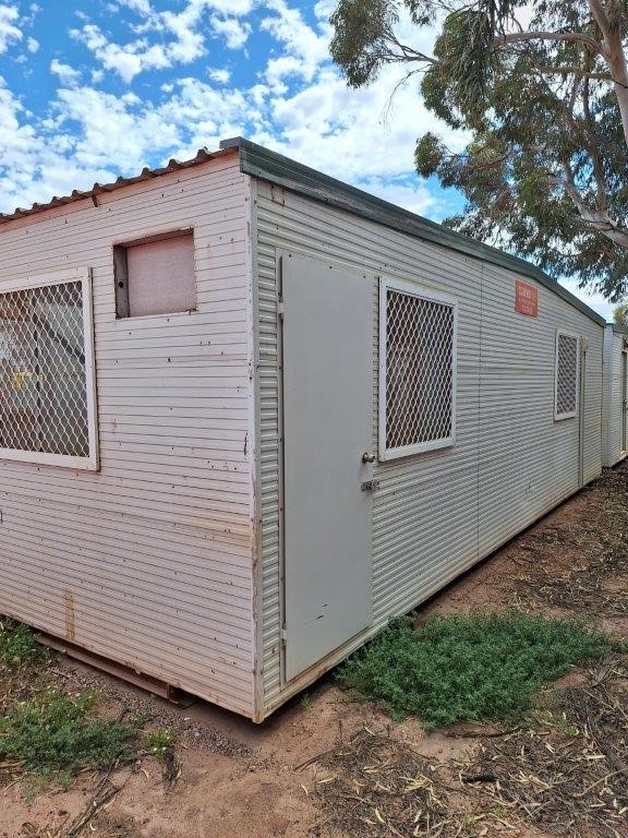 <B>12m x 9.6m Building Complex</B>