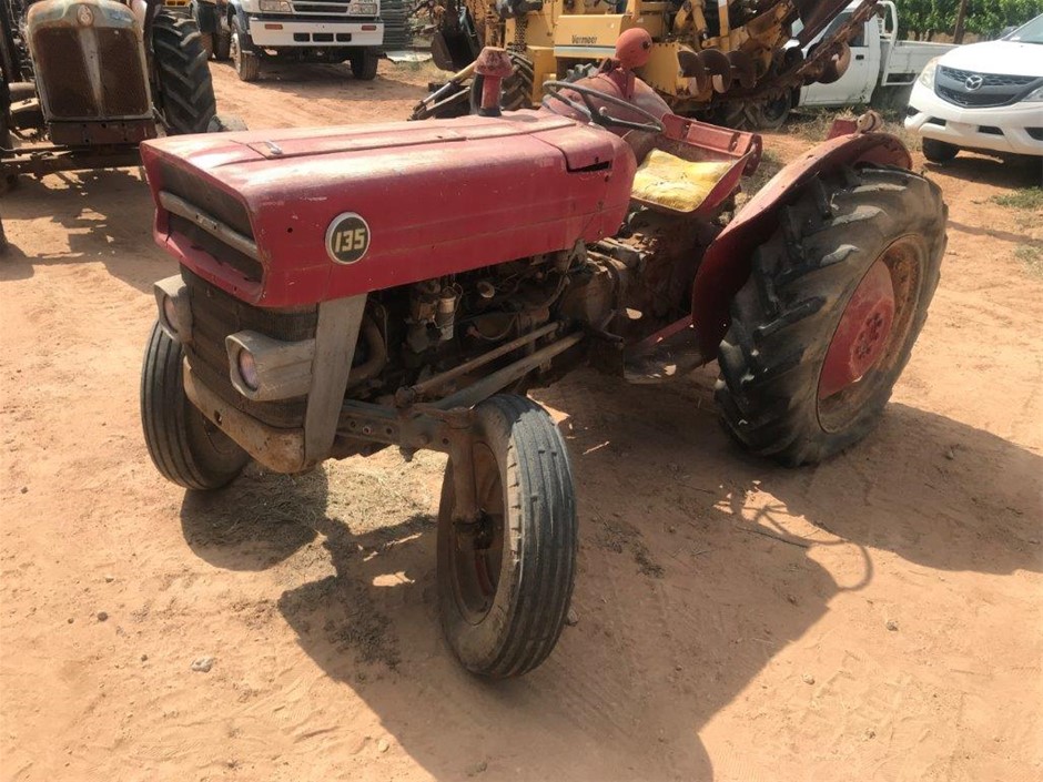 Massey Ferguson 135 Tractor