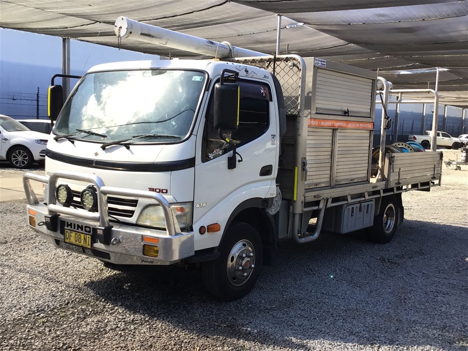 2011 Hino 300 4 x 2 Service Truck