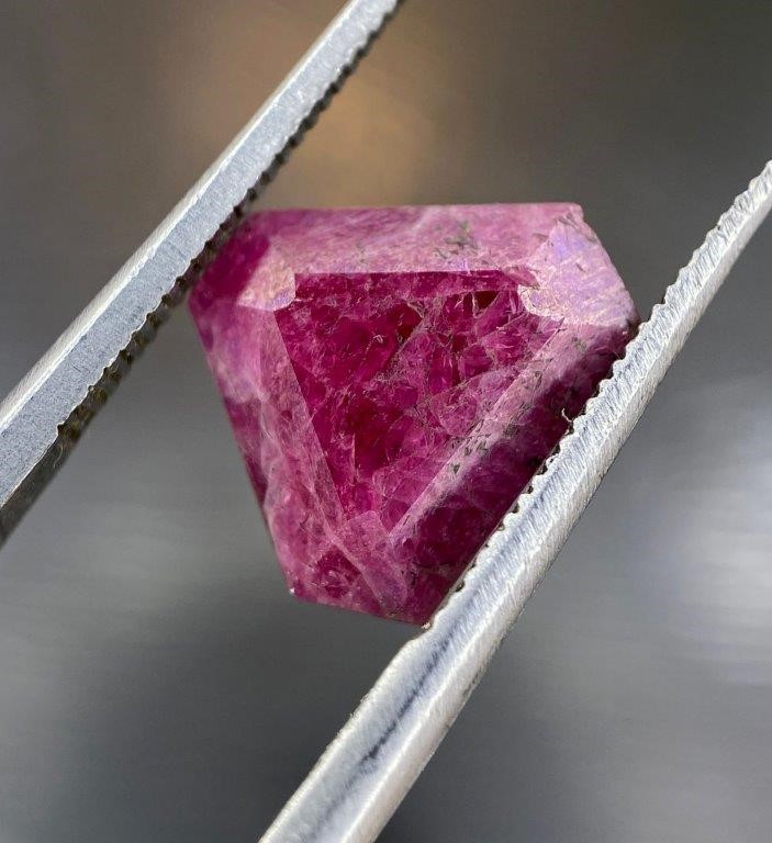 3.65 CT Natural Kashmir Corundum {Ruby / Sapphire}