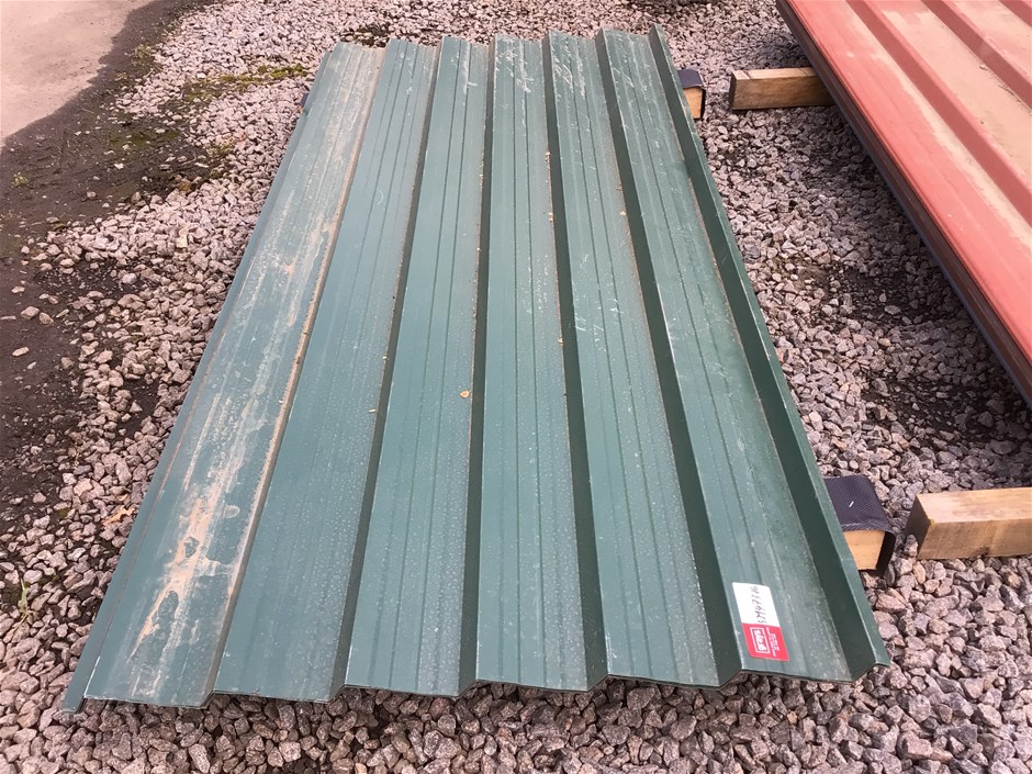 <p>5 x Unused Colorbond Sheets (Green)</p>