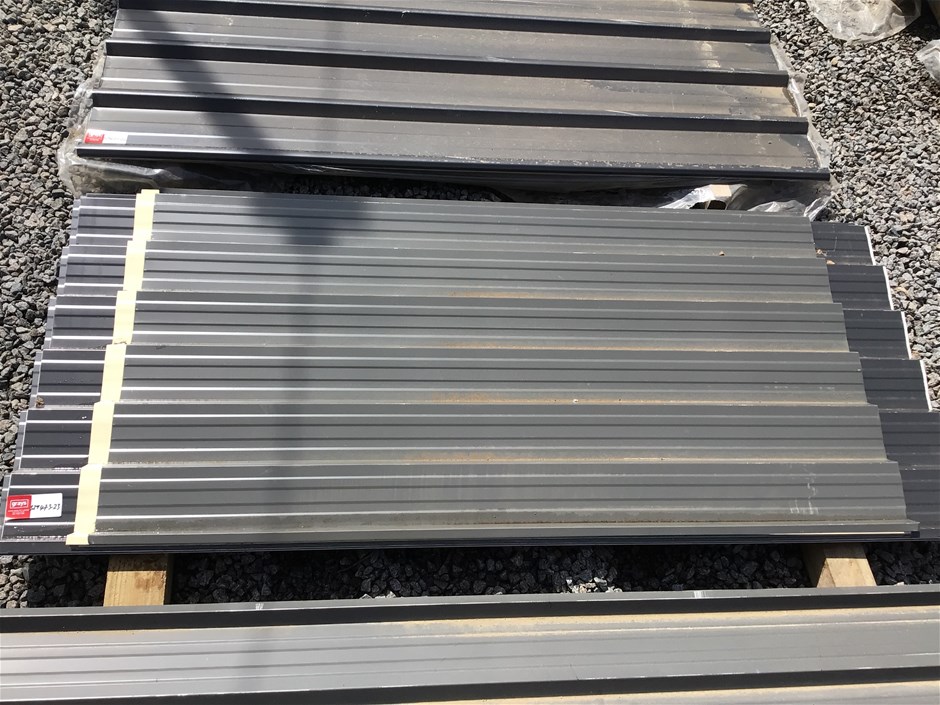 20 x Assorted Sizes and Colours Colorbond Sheets -3 Colours