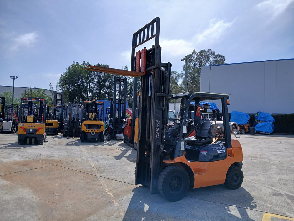 Unreserved - Counterbalance & Reach Forklifts - NSW
